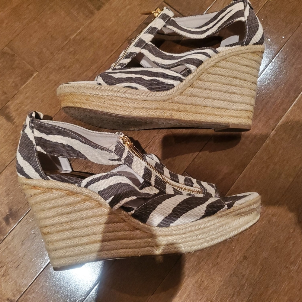 ***SOLD*** Michael Kors sandal Damita Wedge